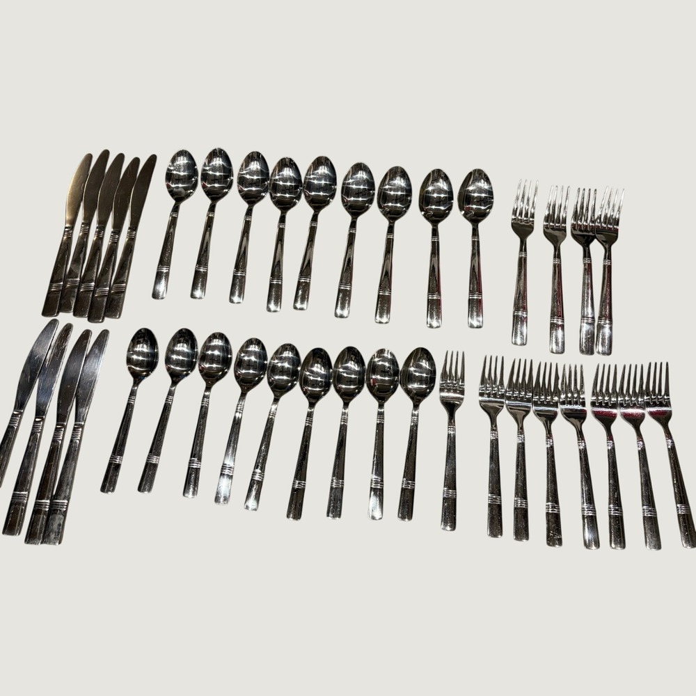 Cambridge Silversmiths Stainless Steel Flatware Set 40 Piece Vintage Silverware